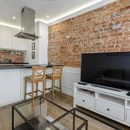 Urban Chic- Old Town - Great Location - Uniwersytecka Apartment Wroclaw